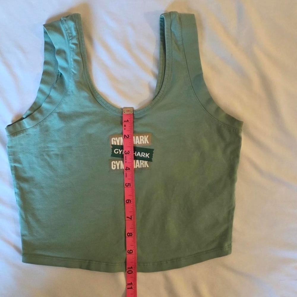 Gymshark Women's Green Crop Top - Picture 3 of 5